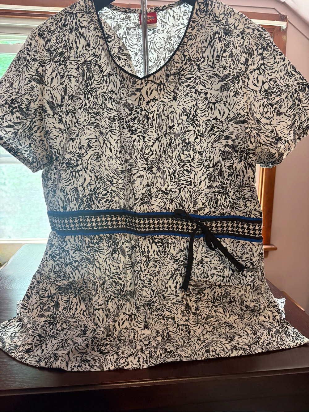 Dickies Black and White Cat Patterned Top